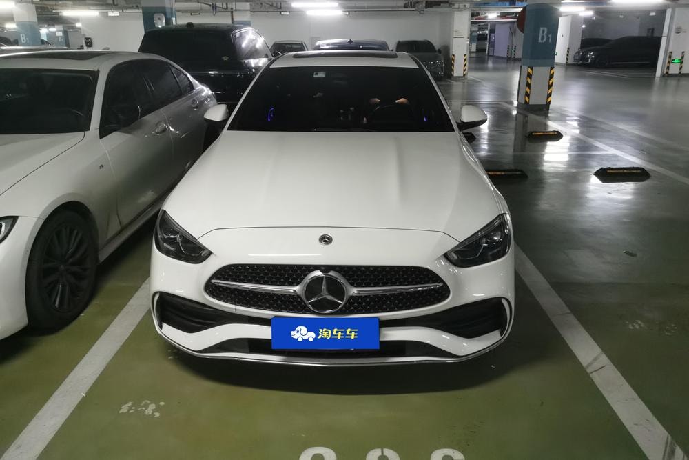 Mercedes-Benz C-Class 2022 — фото автомобиля