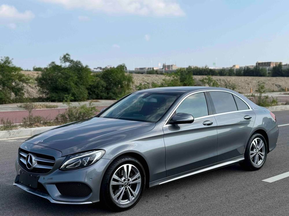 Mercedes-Benz C-Class 2018 — фото автомобиля