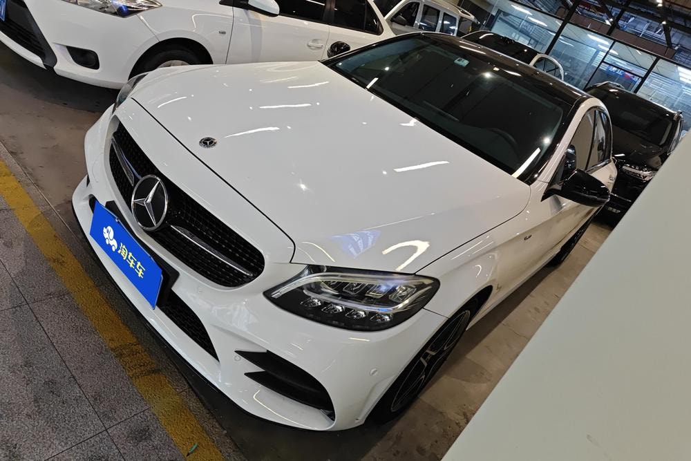 Mercedes-Benz C-Class 2021 — фото автомобиля