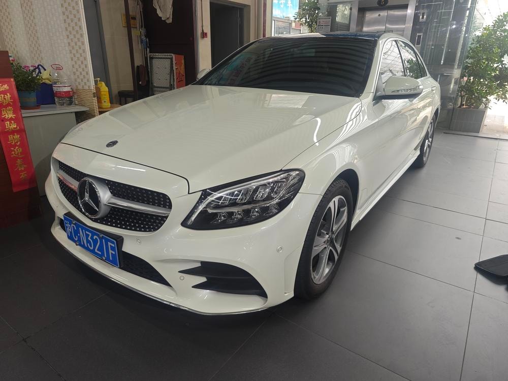 Mercedes-Benz C-Class 2019 — фото автомобиля 1