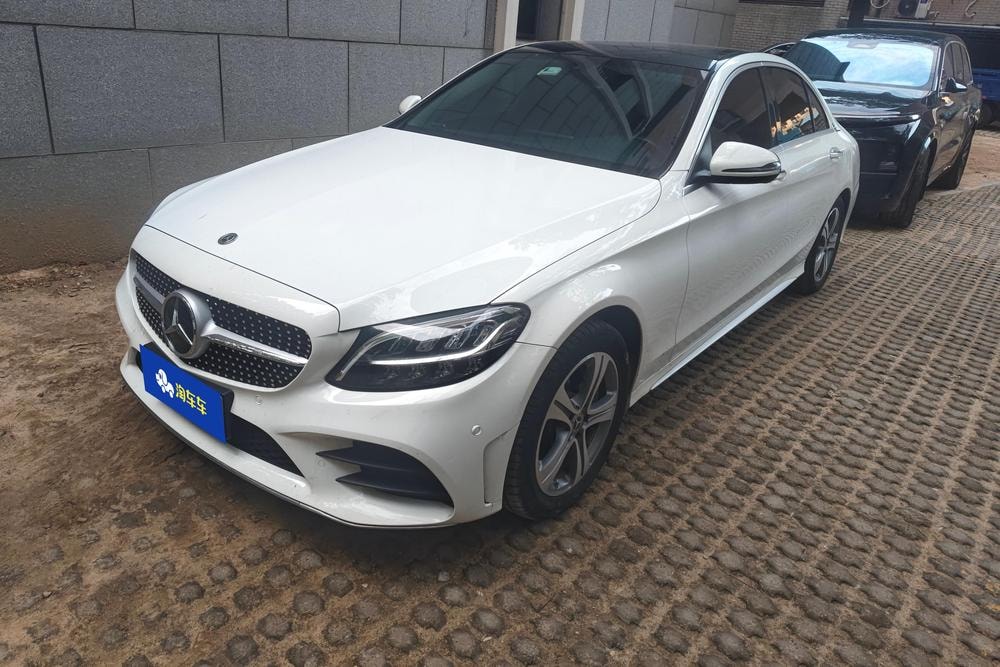 Mercedes-Benz C-Class 2021 — фото автомобиля