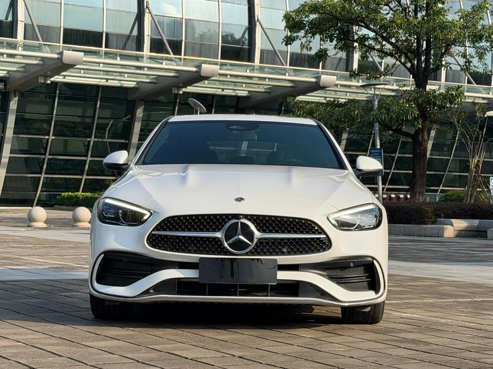 Mercedes-Benz C-Class 2022 — фото автомобиля