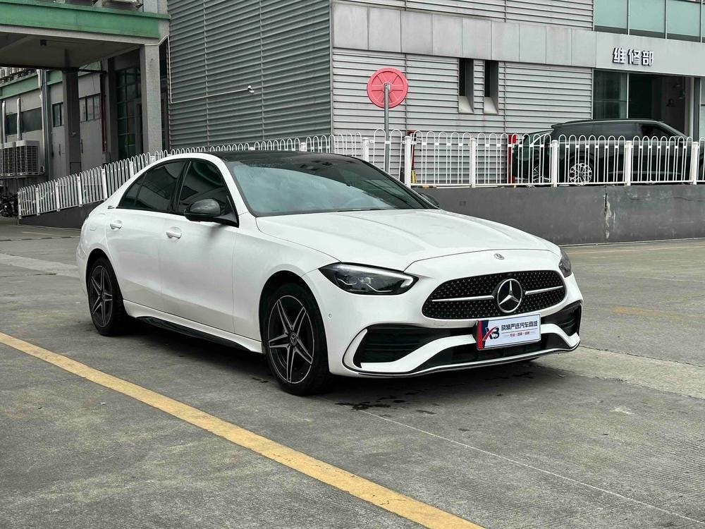 Mercedes-Benz C-Class 2024 — фото автомобиля