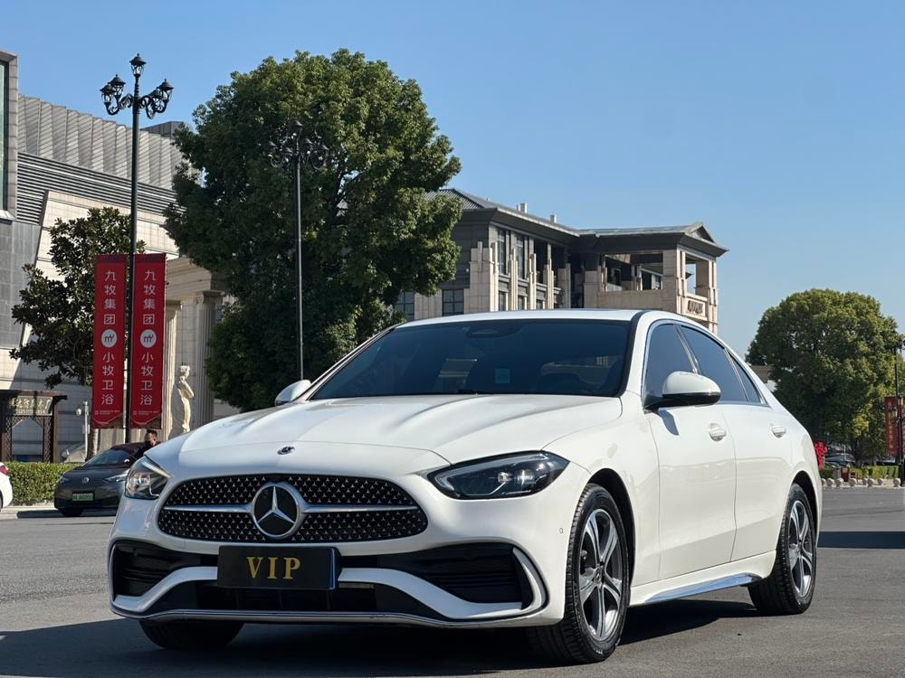 Mercedes-Benz C-Class 2022 — фото автомобиля