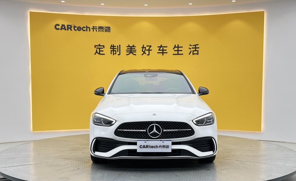 Mercedes-Benz C-Class 2023 — фото автомобиля