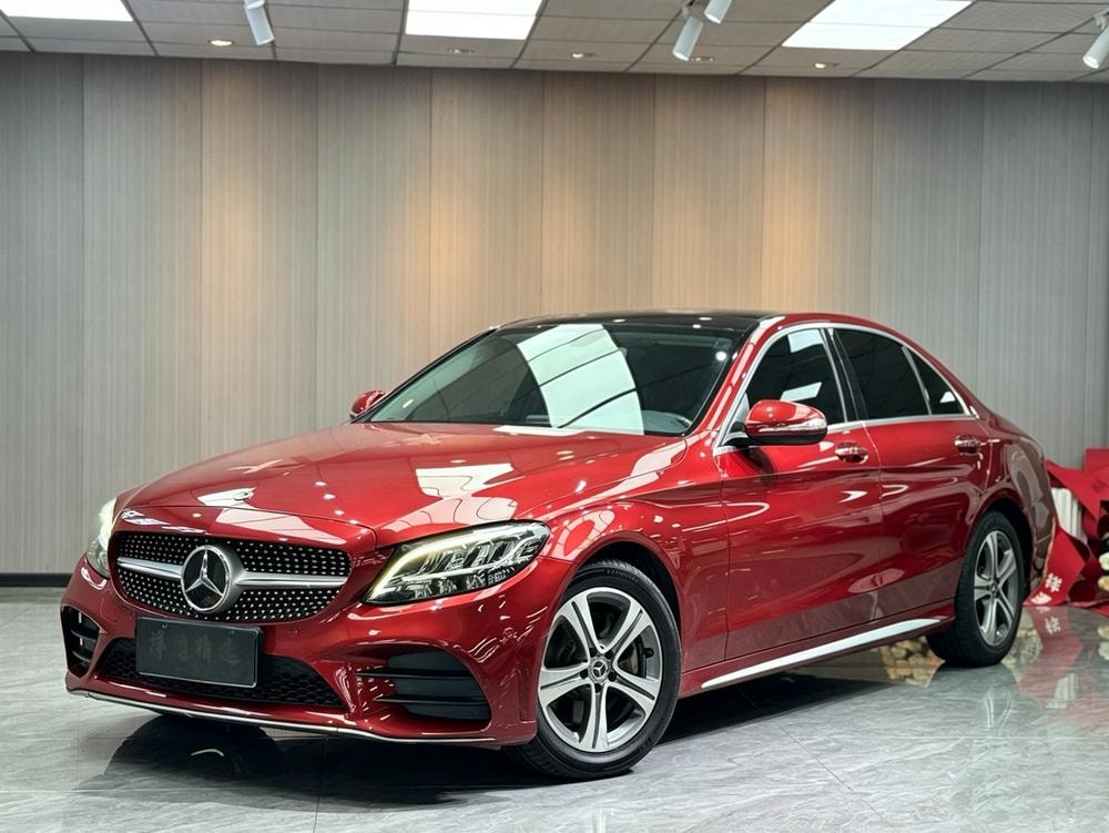 Mercedes-Benz C-Class 2019 — фото автомобиля