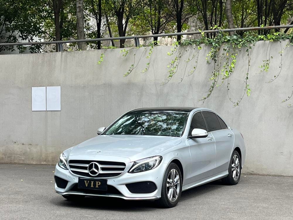 Mercedes-Benz C-Class 2018 — фото автомобиля