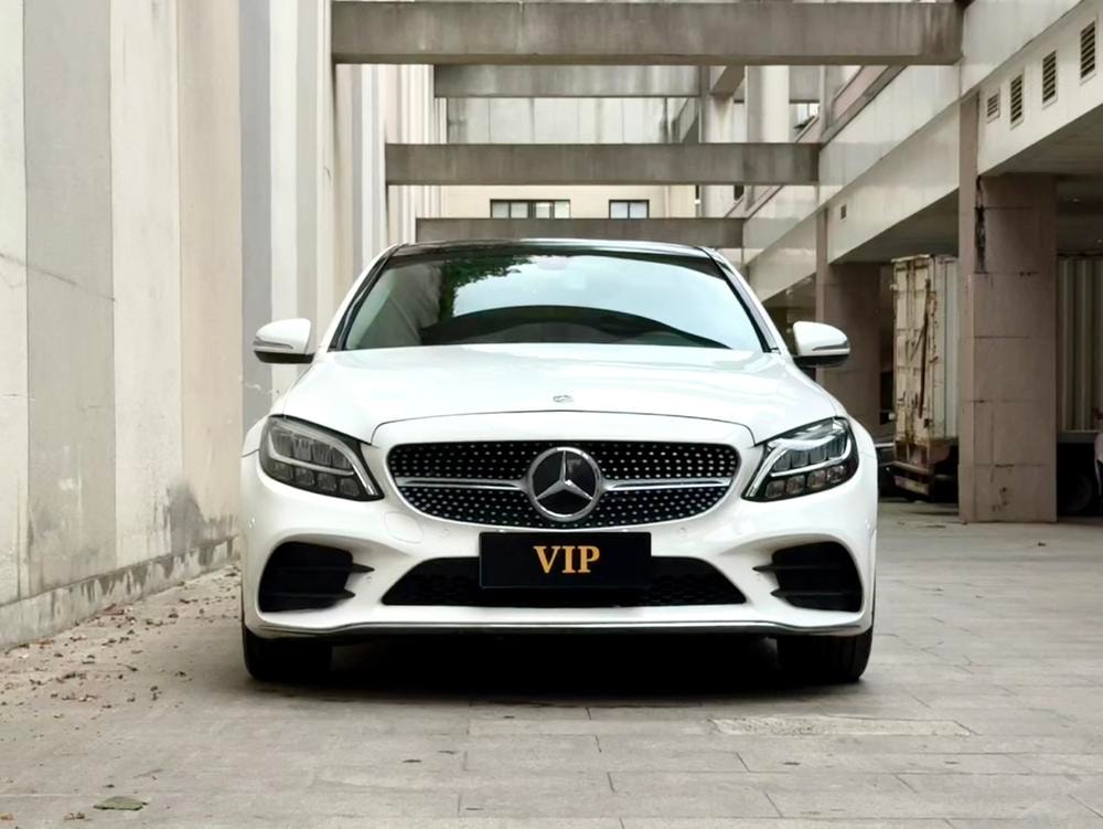 Mercedes-Benz C-Class 2020 — фото автомобиля