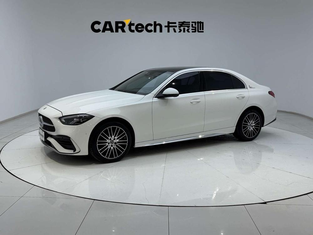 Mercedes-Benz C-Class 2024 — фото автомобиля