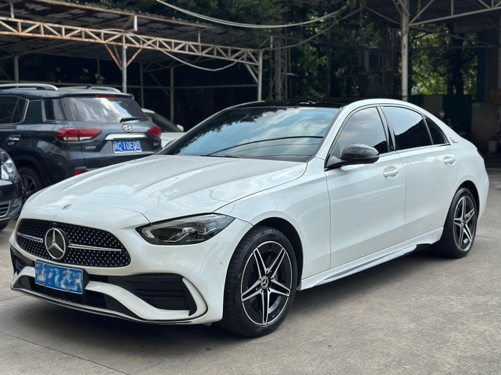 Mercedes-Benz C-Class 2024 — фото автомобиля