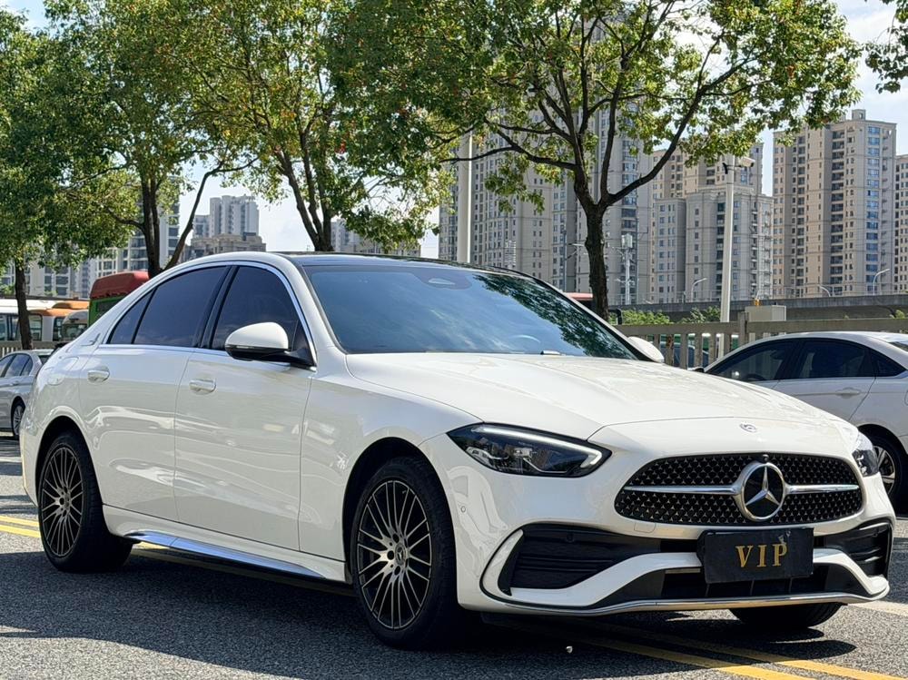 Mercedes-Benz C-Class 2025 — фото автомобиля