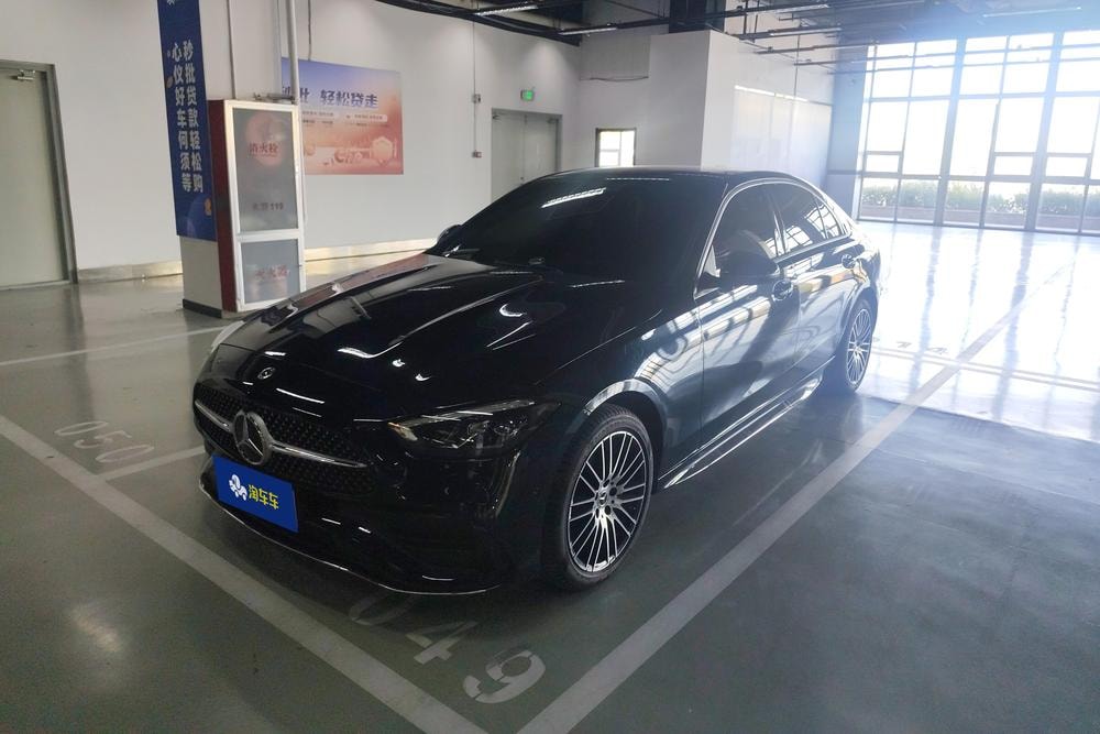 Mercedes-Benz C-Class 2024 — фото автомобиля