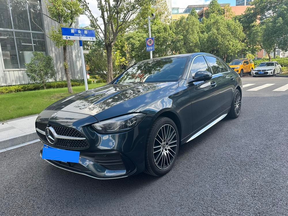 Mercedes-Benz C-Class 2024 — фото автомобиля