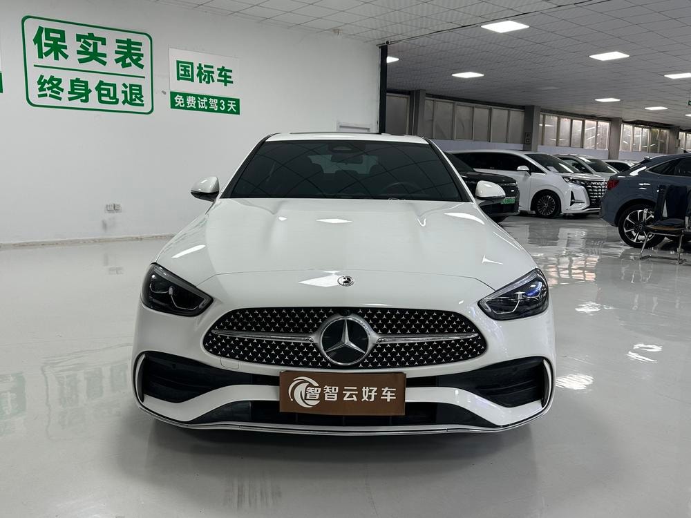 Mercedes-Benz C-Class 2023 — фото автомобиля