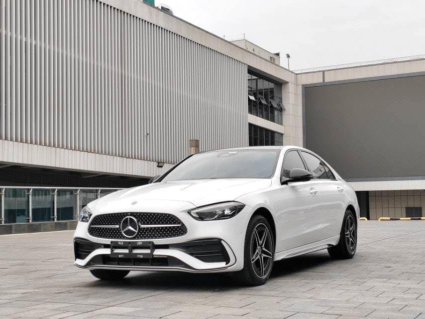 Mercedes-Benz C-Class 2024 — фото автомобиля