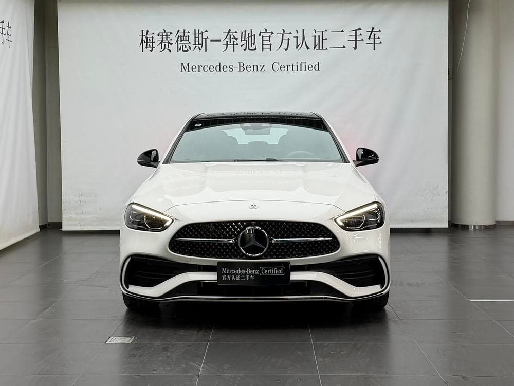 Mercedes-Benz C-Class 2026 — фото автомобиля 1