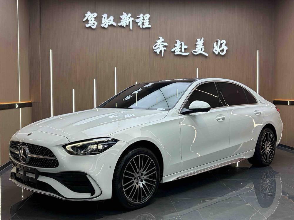 Mercedes-Benz C-Class 2023 — фото автомобиля 1