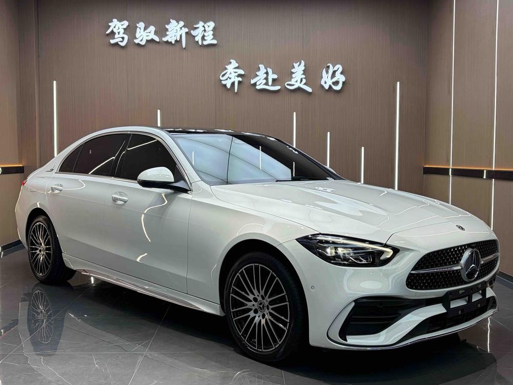 Mercedes-Benz C-Class 2023 — фото автомобиля