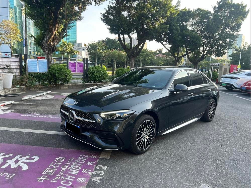 Mercedes-Benz C-Class 2023 — фото автомобиля