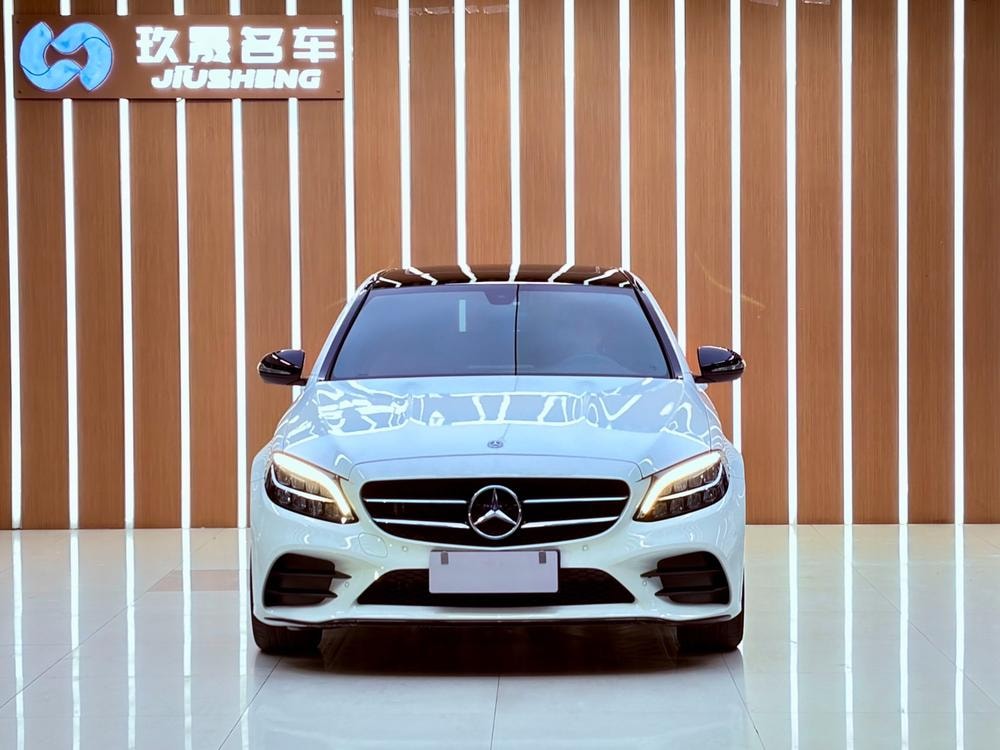 Mercedes-Benz C-Class 2019 — фото автомобиля