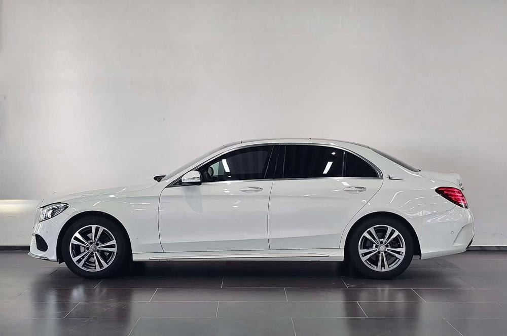 Mercedes-Benz C-Class 2017 — фото автомобиля