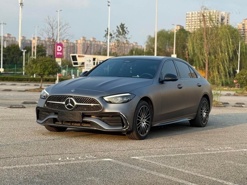 Mercedes-Benz C-Class 2024 — фото автомобиля