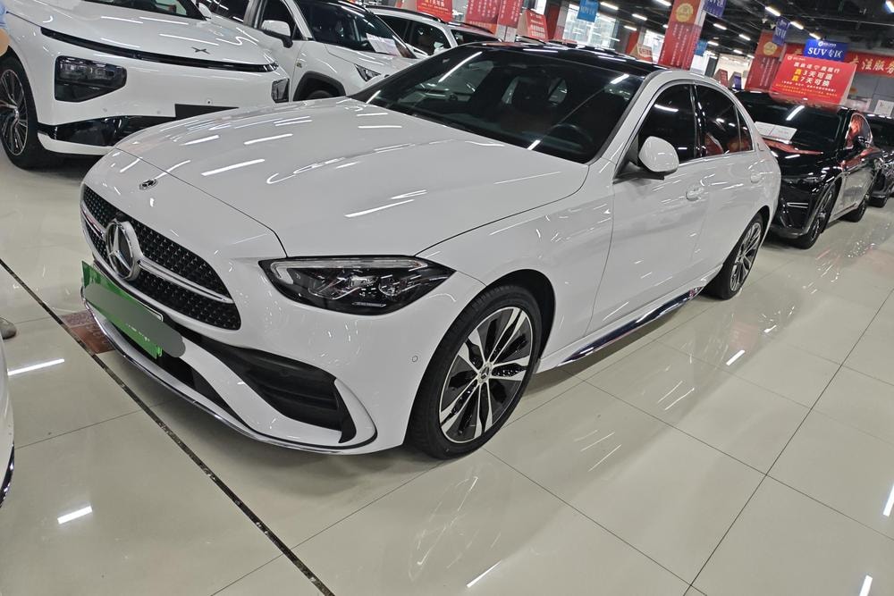 Mercedes-Benz C-Class PHEV 2023 — фото автомобиля