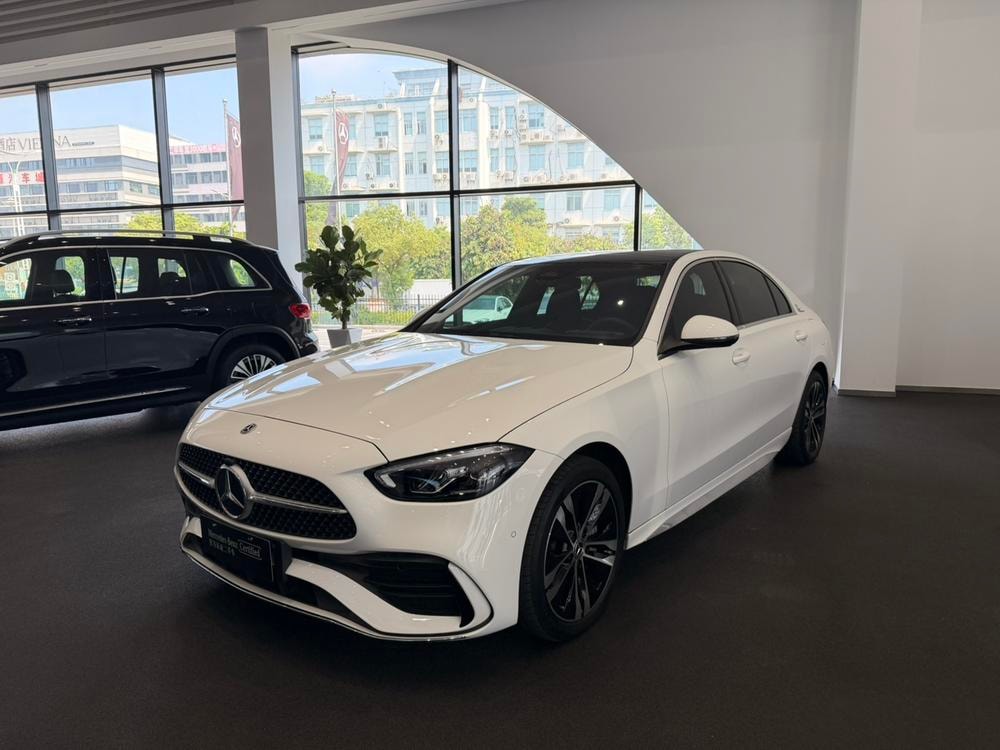 Mercedes-Benz C-Class PHEV 2024 — фото автомобиля