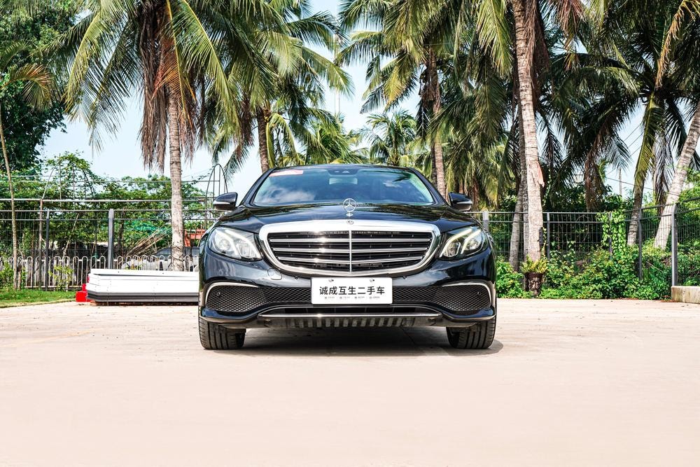 Mercedes-Benz E-Class 2016 — фото автомобиля