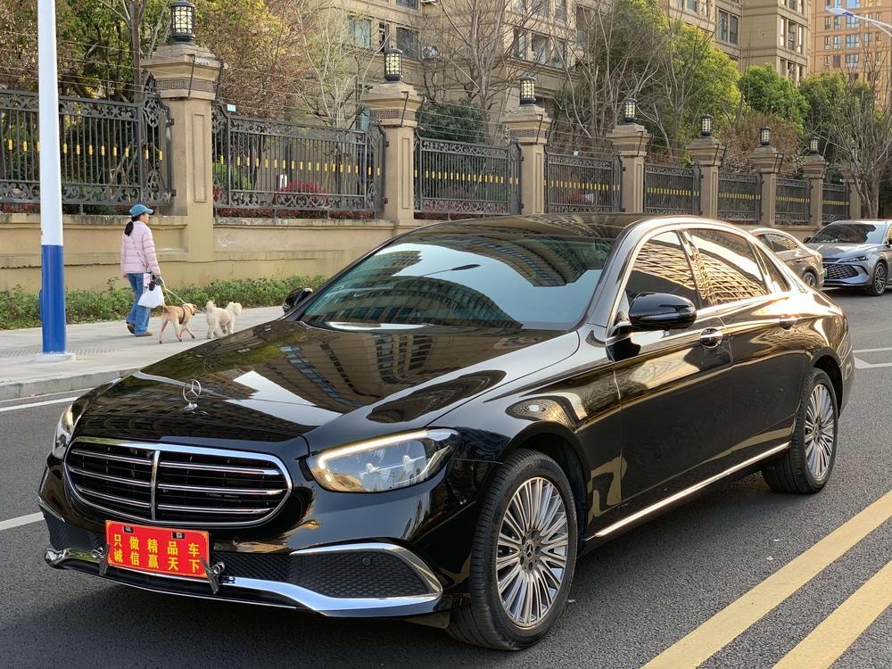 Mercedes-Benz E-Class 2023 — фото автомобиля