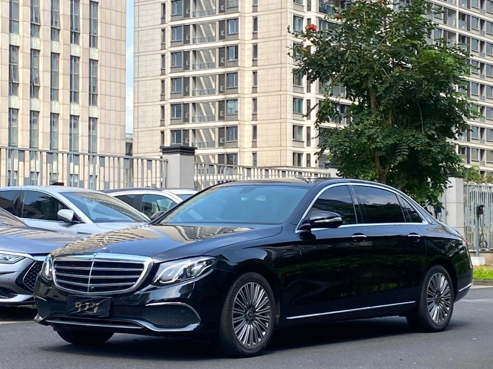 Mercedes-Benz E-Class 2020 — фото автомобиля