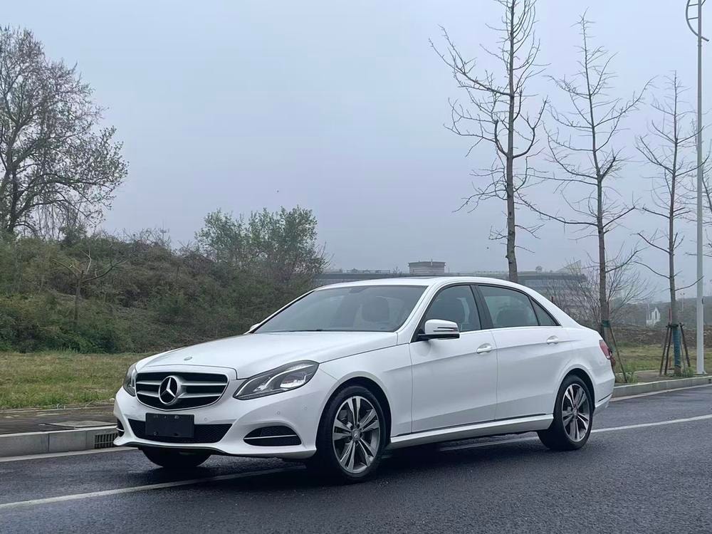 Mercedes-Benz E-Class 2015 — фото автомобиля