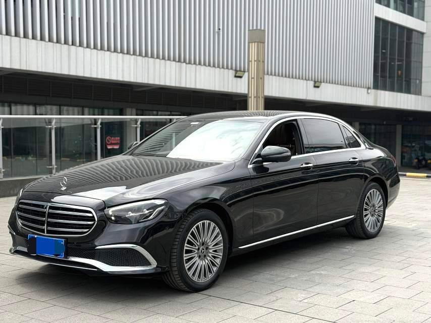 Mercedes-Benz E-Class 2021 — фото автомобиля