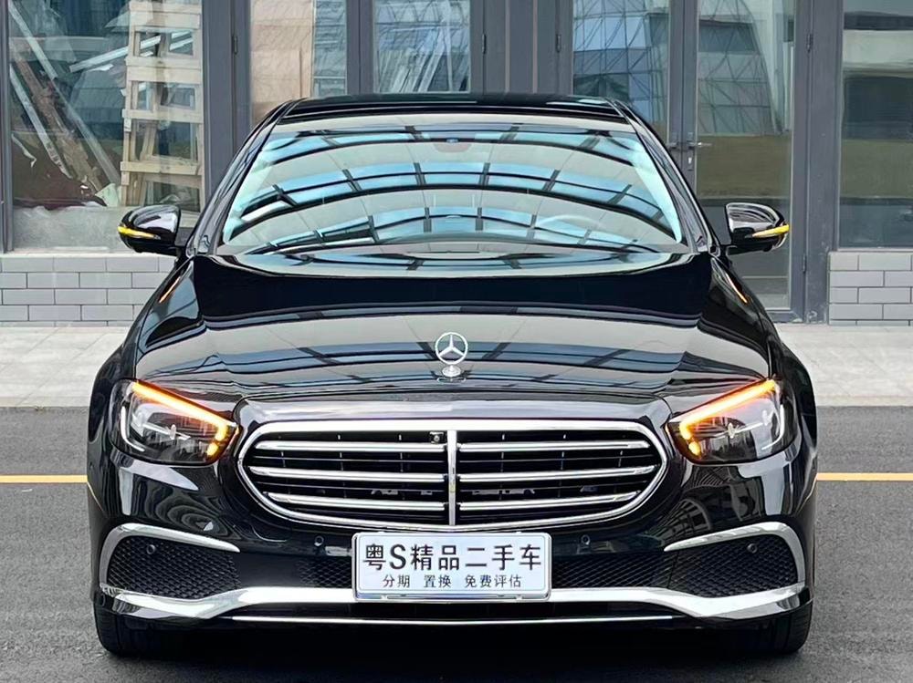 Mercedes-Benz E-Class 2023 — фото автомобиля 1