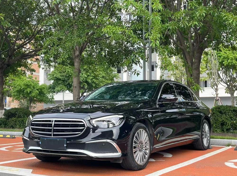 Mercedes-Benz E-Class 2023 — фото автомобиля