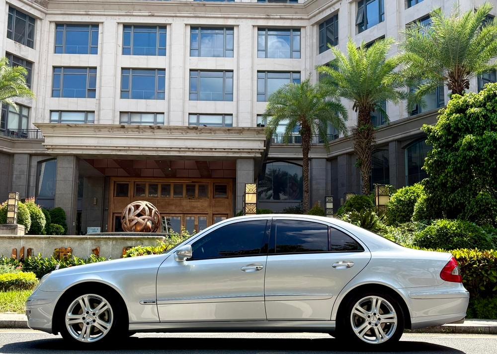 Mercedes-Benz E-Class 2007 — фото автомобиля