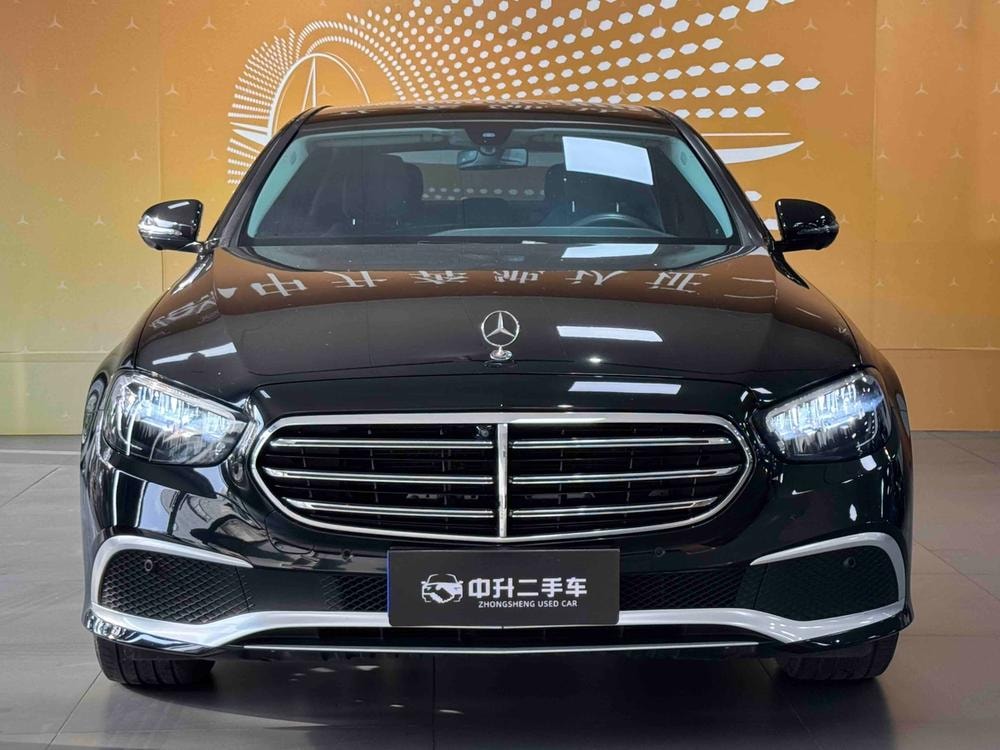 Mercedes-Benz E-Class 2023 — фото автомобиля