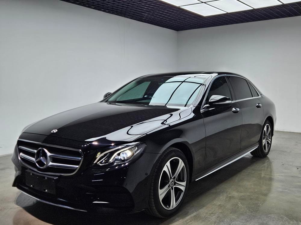 Mercedes-Benz E-Class 2019 — фото автомобиля