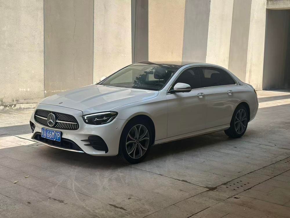 Mercedes-Benz E-Class 2021 — фото автомобиля 1