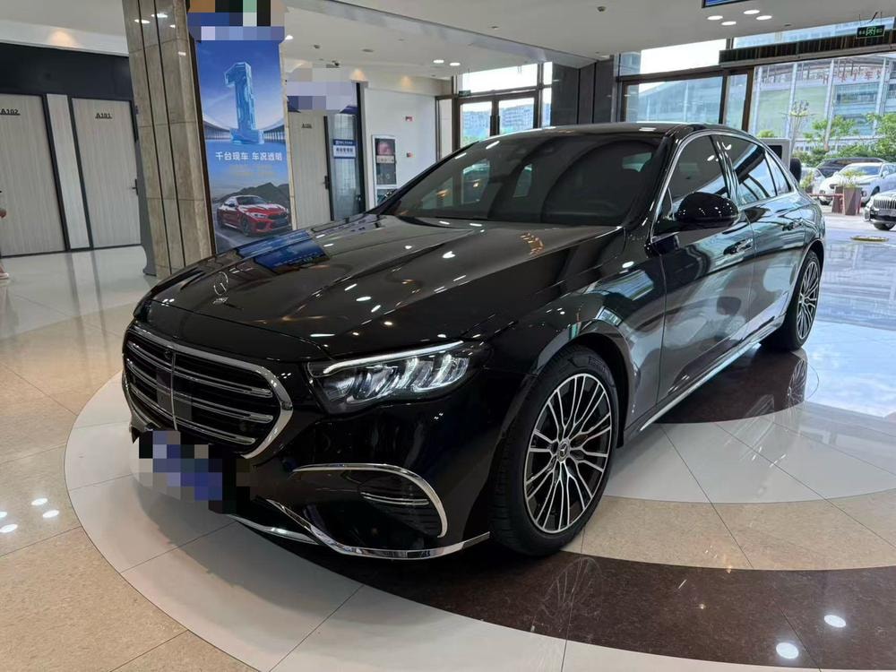 Mercedes-Benz E-Class 2025 — фото автомобиля