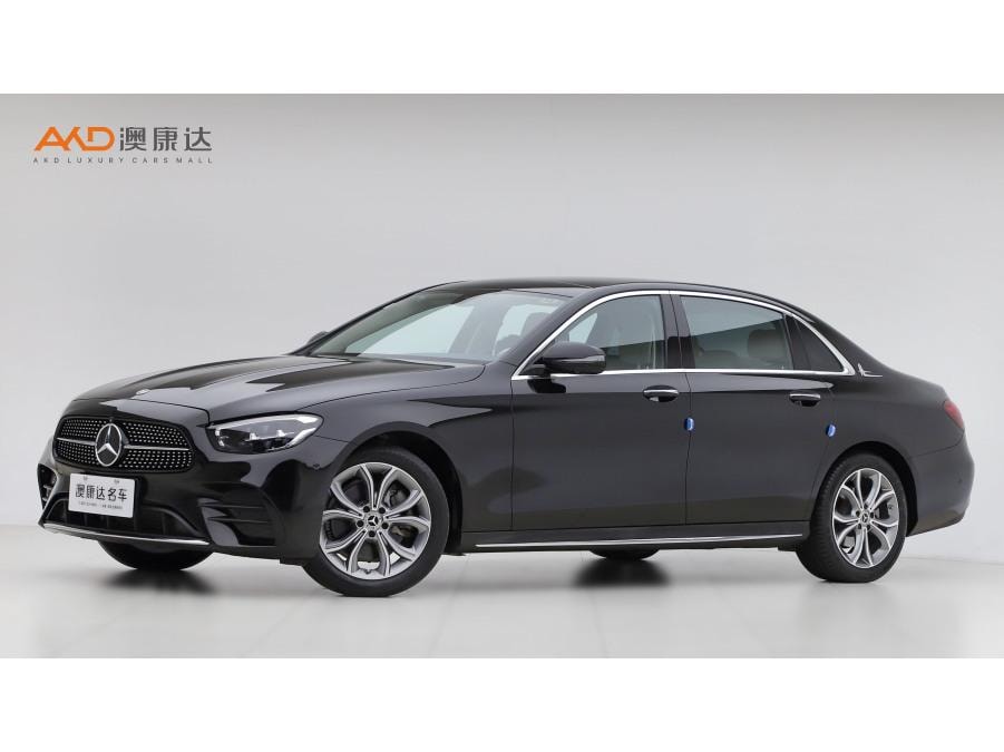 Mercedes-Benz E-Class 2022 — фото автомобиля