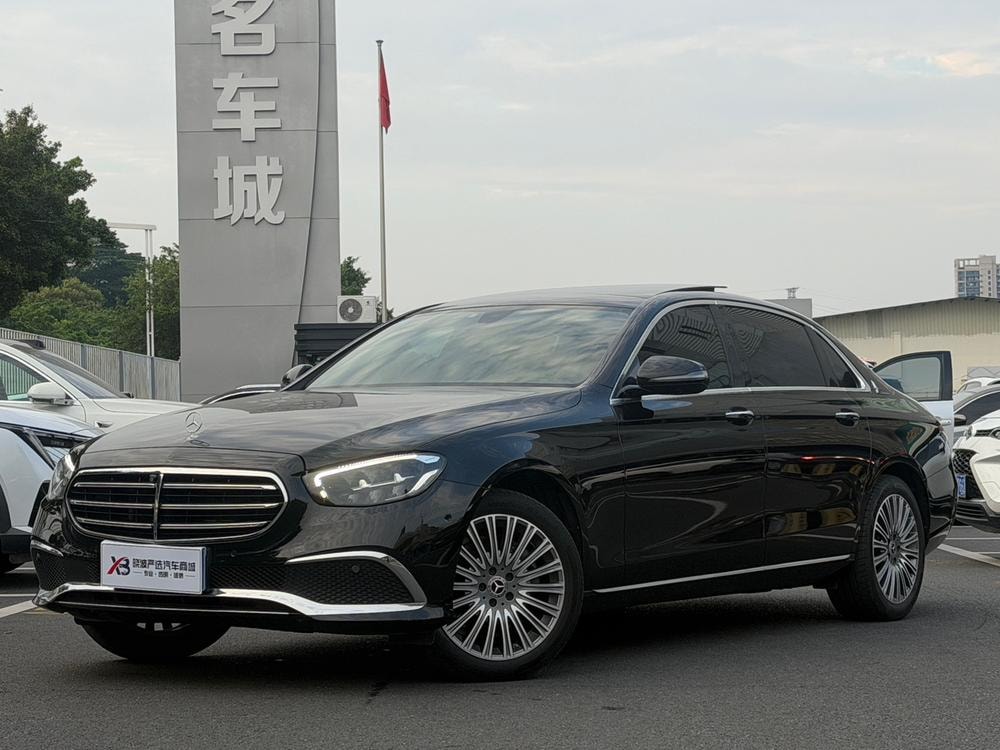 Mercedes-Benz E-Class 2023 — фото автомобиля 1