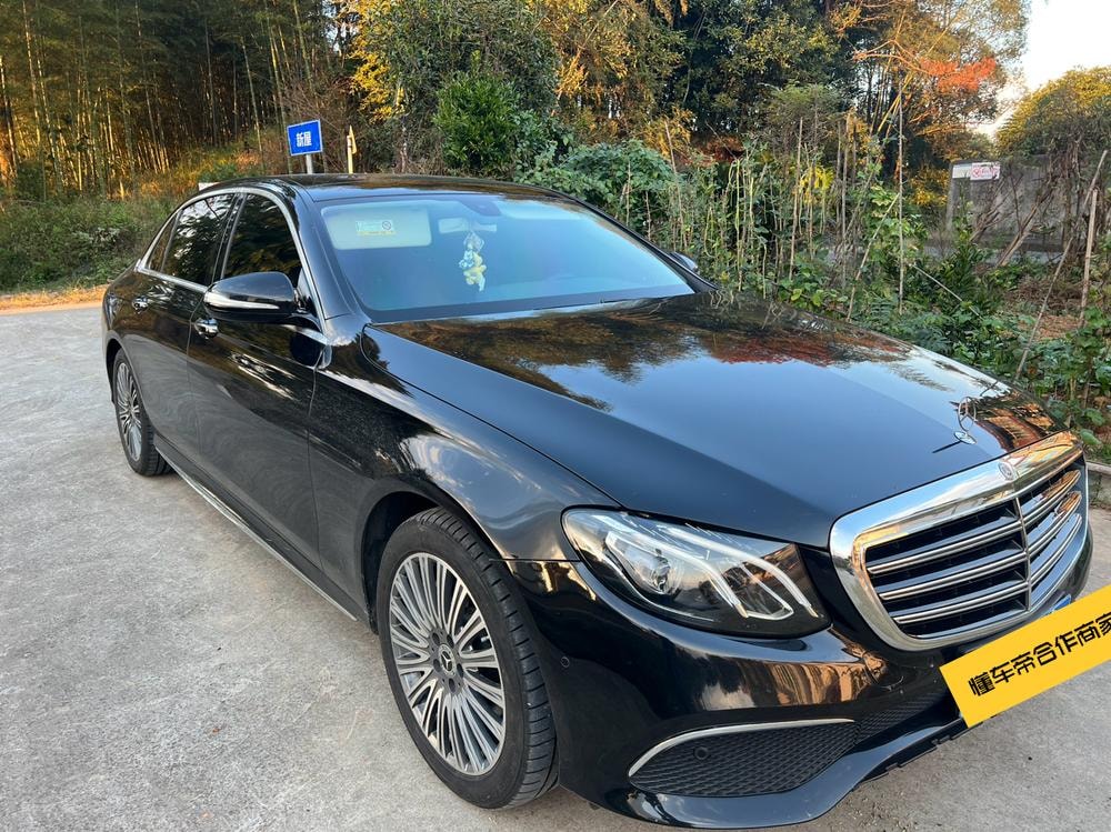 Mercedes-Benz E-Class 2020 — фото автомобиля