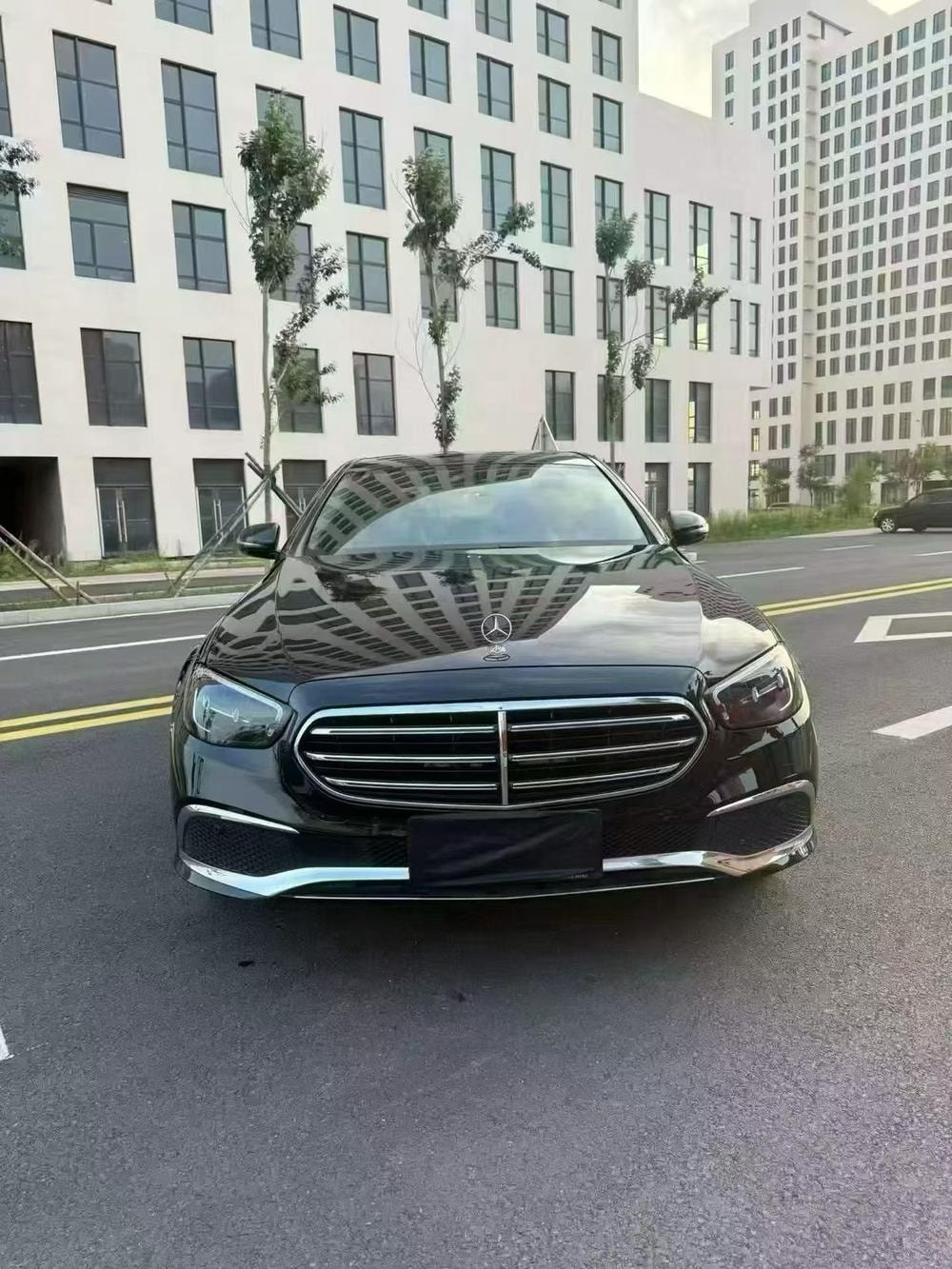 Mercedes-Benz E-Class 2022 — фото автомобиля 1