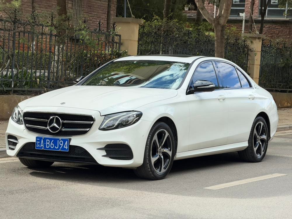 Mercedes-Benz E-Class 2017 — фото автомобиля
