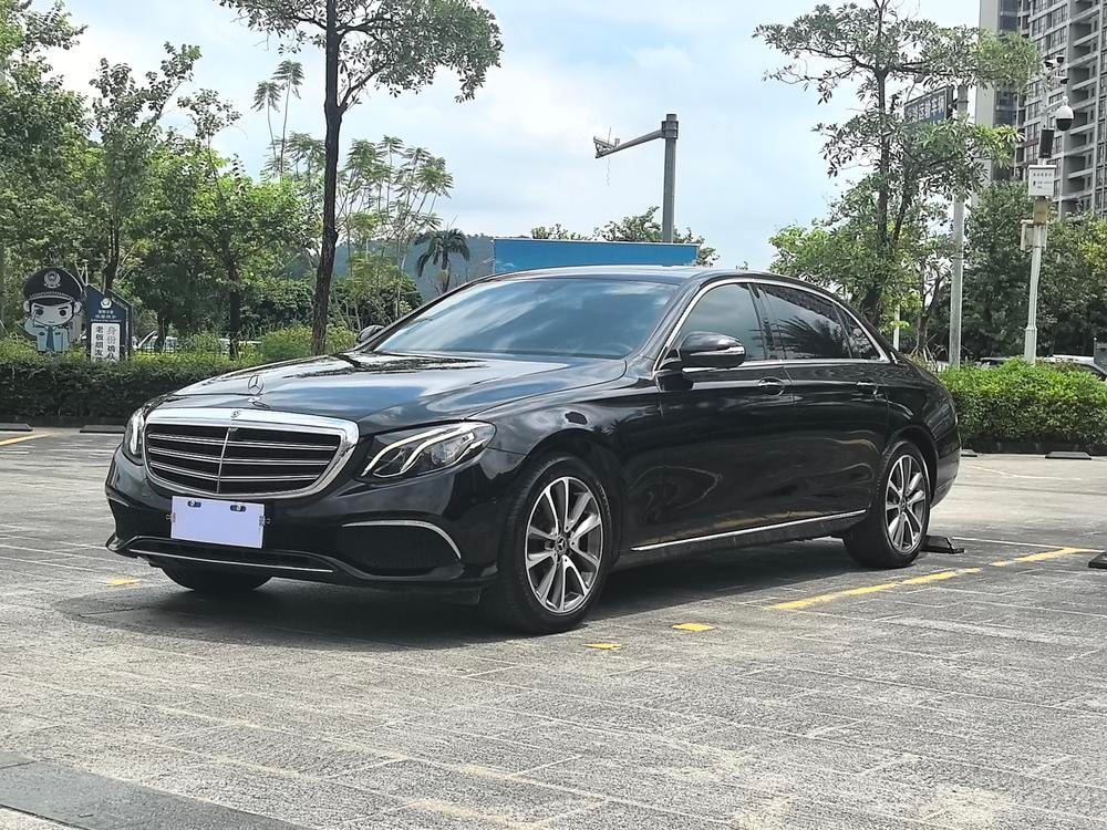 Mercedes-Benz E-Class 2016 — фото автомобиля