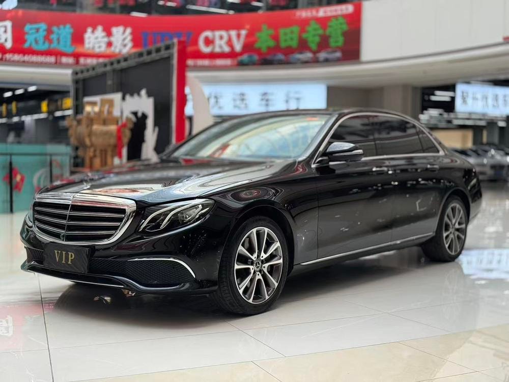 Mercedes-Benz E-Class 2019 — фото автомобиля