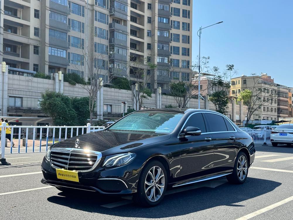 Mercedes-Benz E-Class 2020 — фото автомобиля