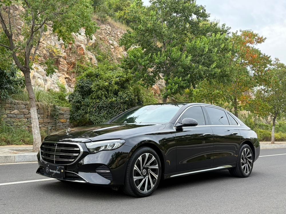 Mercedes-Benz E-Class 2024 — фото автомобиля