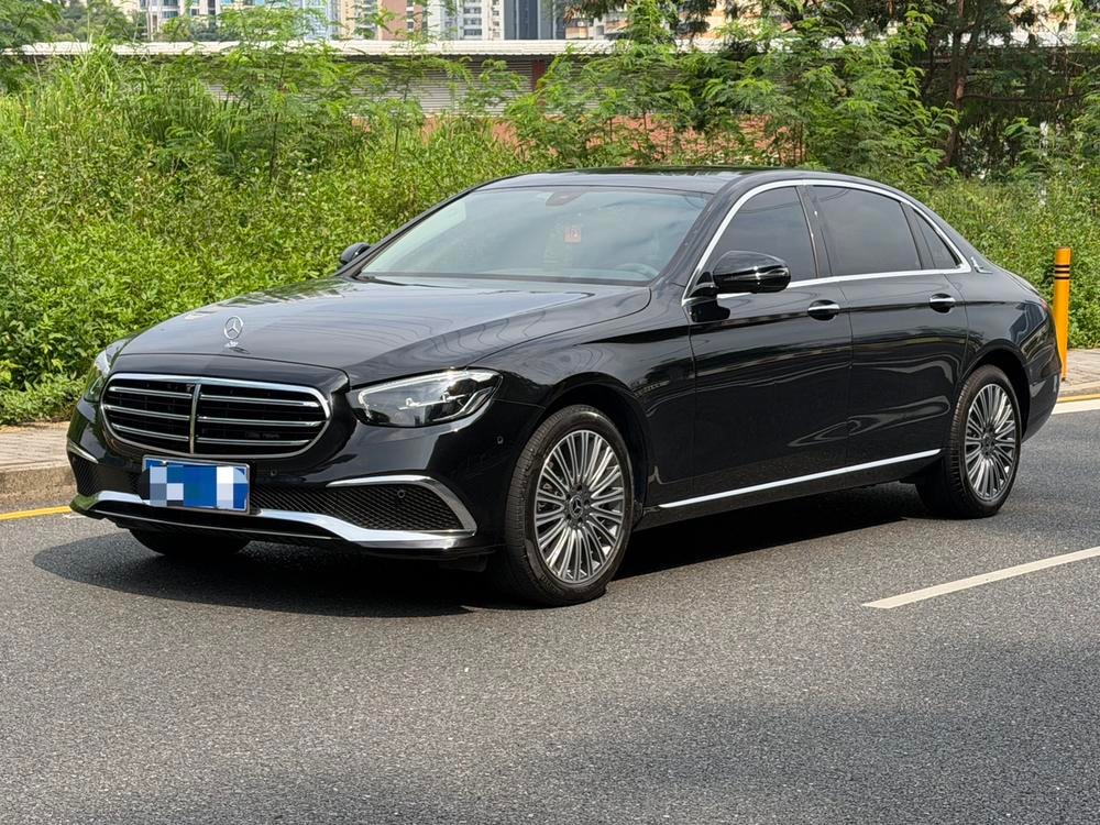 Mercedes-Benz E-Class 2023 — фото автомобиля